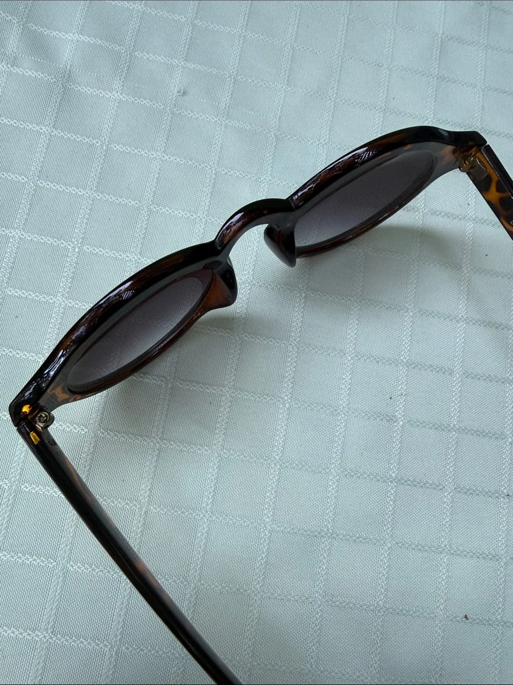 Vintage Tortoiseshell Round Women's Sunglasses - Unbranded